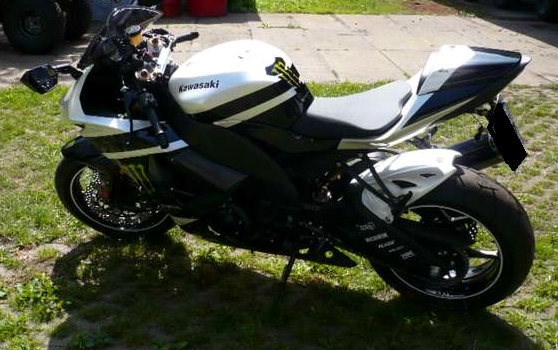 Umgebautes Motorrad Kawasaki Ninja ZX-10R von Motorradsport Schadenberg GbR - Bild 3 Umgebautes Motorrad Kawasaki Ninja ZX-10R von Motorradsport Schadenberg GbR - Bild 3