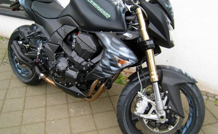 Umbgebautes Motorrad Kawasaki Z1000 Bild 1: Umbgebautes Motorrad Kawasaki Z1000