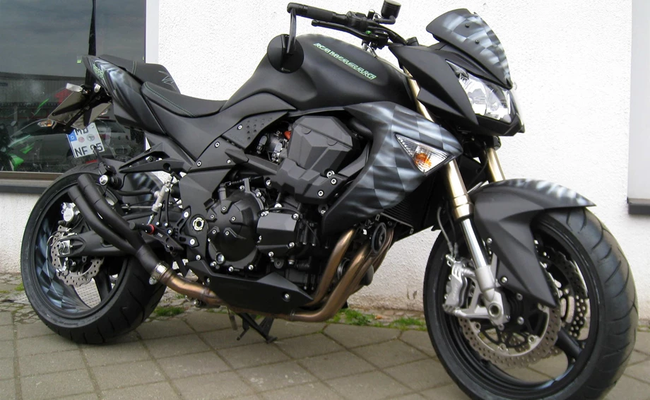 Umbgebautes Motorrad Kawasaki Z1000 Bild 2: Umbgebautes Motorrad Kawasaki Z1000