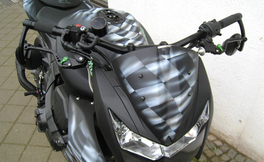 Umbgebautes Motorrad Kawasaki Z1000 Bild 4: Umbgebautes Motorrad Kawasaki Z1000