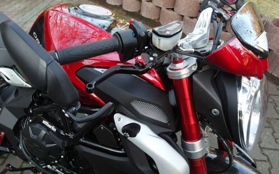 Umgebautes Motorrad MV Agusta Dragster 800 RR von A.T.T.-Tiedemann-Motorräder e.Kfm - Bild 3 Umgebautes Motorrad MV Agusta Dragster 800 RR von A.T.T.-Tiedemann-Motorräder e.Kfm - Bild 3