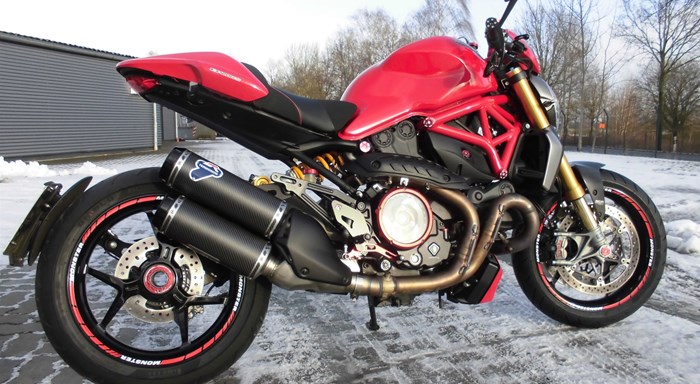 Ducati Monster 1200 S EDIZIONE ROSSO