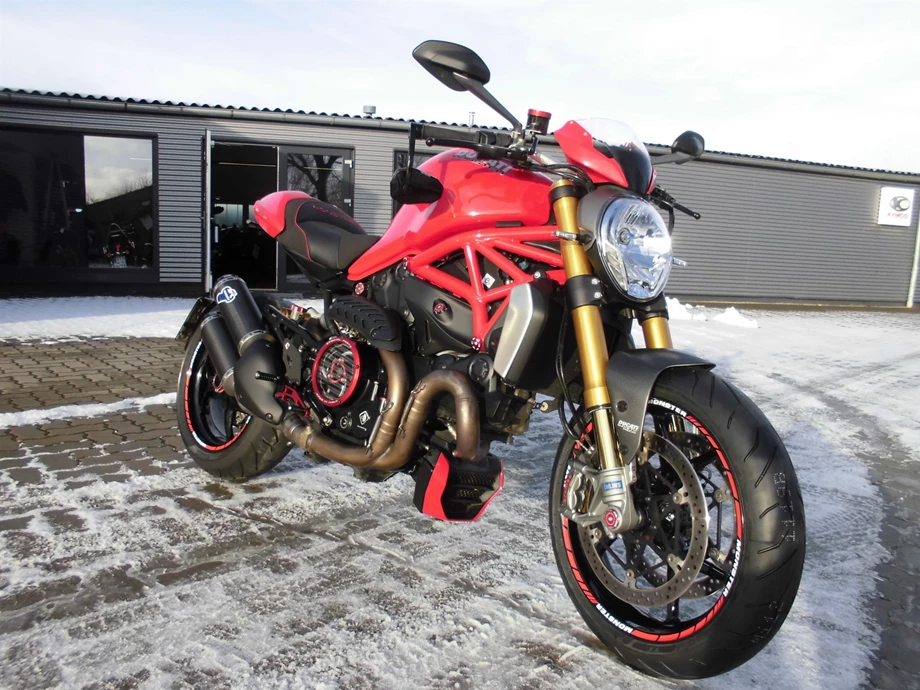 Umbgebautes Motorrad Ducati Monster 1200 S Bild 2: Umbgebautes Motorrad Ducati Monster 1200 S
