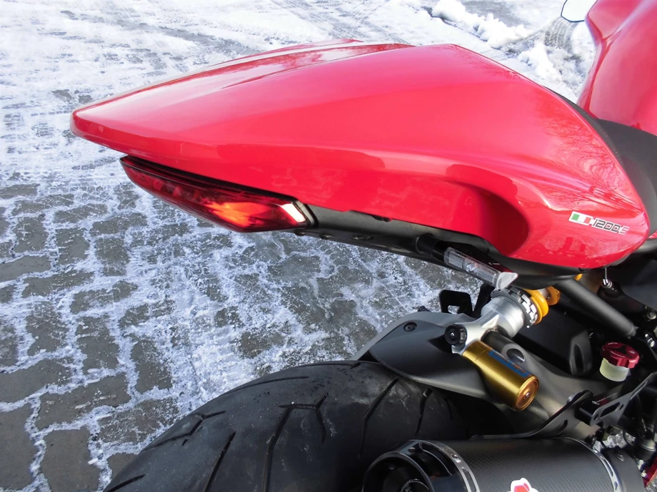 Umbgebautes Motorrad Ducati Monster 1200 S Bild 6: Umbgebautes Motorrad Ducati Monster 1200 S