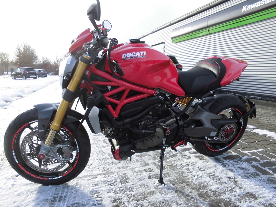 Umbgebautes Motorrad Ducati Monster 1200 S Bild 9: Umbgebautes Motorrad Ducati Monster 1200 S