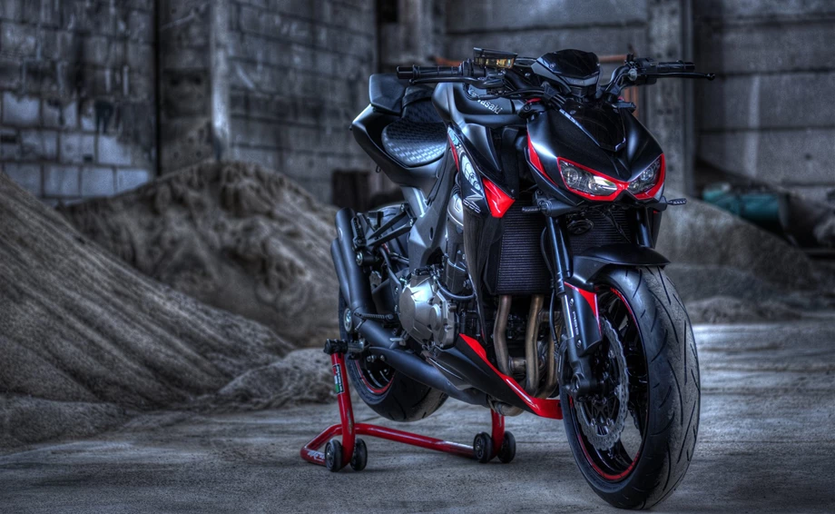 Umbgebautes Motorrad Kawasaki Z1000 Bild 7: Umbgebautes Motorrad Kawasaki Z1000