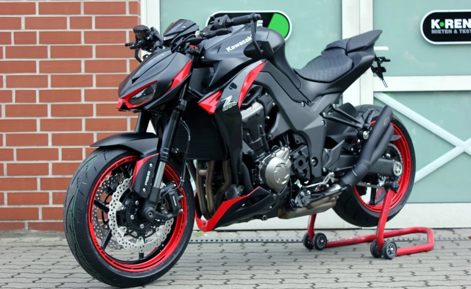 Umbgebautes Motorrad Kawasaki Z1000 Bild 8: Umbgebautes Motorrad Kawasaki Z1000