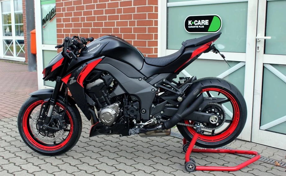 Umbgebautes Motorrad Kawasaki Z1000 Bild 9: Umbgebautes Motorrad Kawasaki Z1000