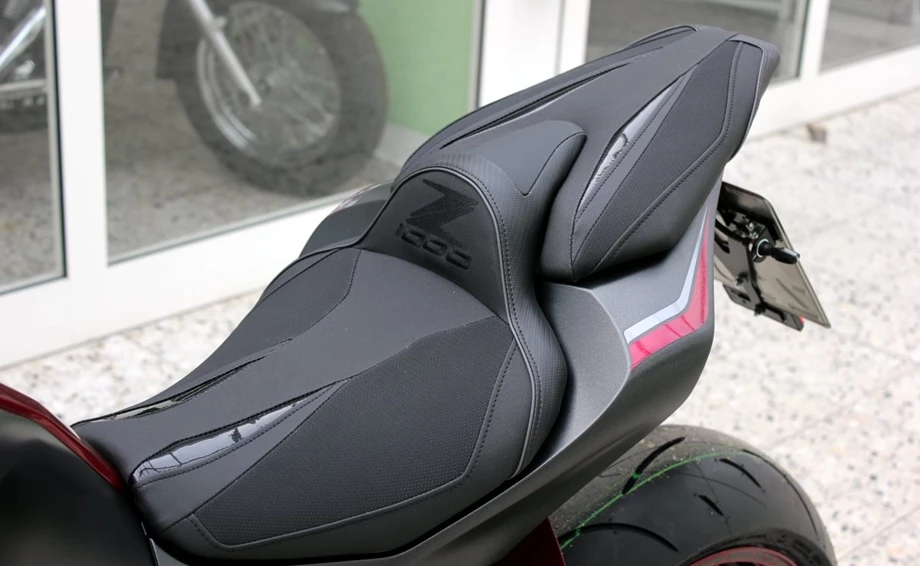 Umbgebautes Motorrad Kawasaki Z1000 Bild 4: Umbgebautes Motorrad Kawasaki Z1000