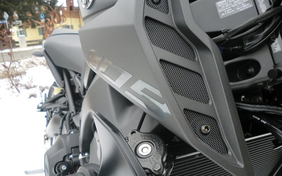 Umgebautes Motorrad Yamaha MT-09 von MOTO-VÖLKL - Völkl GmbH - Bild 15 Umgebautes Motorrad Yamaha MT-09 von MOTO-VÖLKL - Völkl GmbH - Bild 15