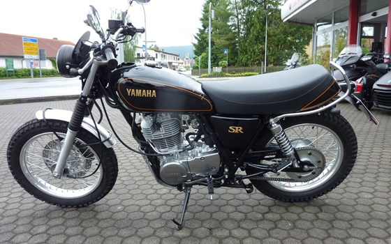 Umgebautes Motorrad Yamaha SR 400 von Zweirad-Center Zöller - Bild 1 Umgebautes Motorrad Yamaha SR 400 von Zweirad-Center Zöller - Bild 1