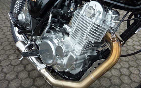 Umgebautes Motorrad Yamaha SR 400 von Zweirad-Center Zöller - Bild 10 Umgebautes Motorrad Yamaha SR 400 von Zweirad-Center Zöller - Bild 10
