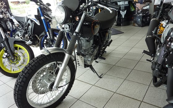 Umgebautes Motorrad Yamaha SR 400 von Zweirad-Center Zöller - Bild 16 Umgebautes Motorrad Yamaha SR 400 von Zweirad-Center Zöller - Bild 16