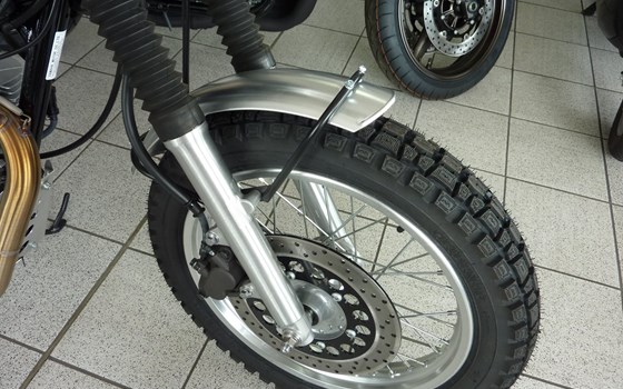 Umgebautes Motorrad Yamaha SR 400 von Zweirad-Center Zöller - Bild 18 Umgebautes Motorrad Yamaha SR 400 von Zweirad-Center Zöller - Bild 18