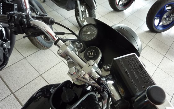 Umgebautes Motorrad Yamaha SR 400 von Zweirad-Center Zöller - Bild 19 Umgebautes Motorrad Yamaha SR 400 von Zweirad-Center Zöller - Bild 19