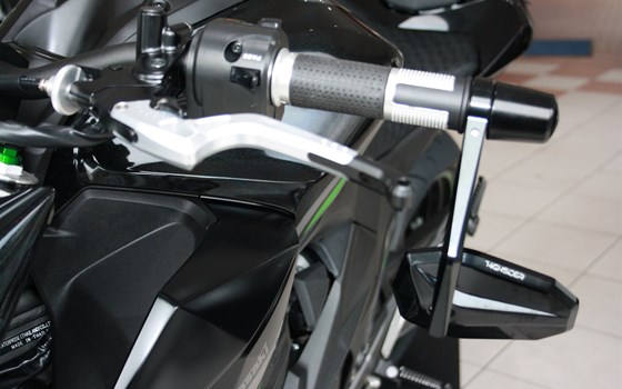 Umgebautes Motorrad Kawasaki Z 800 von Zweirad Waibel GmbH & Co. KG - Bild 11 Umgebautes Motorrad Kawasaki Z 800 von Zweirad Waibel GmbH & Co. KG - Bild 11