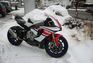 Yamaha R1M