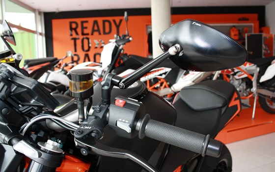 Umgebautes Motorrad KTM 1290 Super Duke R von Zweirad Waibel GmbH & Co. KG - Bild 3 Umgebautes Motorrad KTM 1290 Super Duke R von Zweirad Waibel GmbH & Co. KG - Bild 3