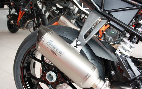 Umgebautes Motorrad KTM 1290 Super Duke R von Zweirad Waibel GmbH & Co. KG - Bild 5 Umgebautes Motorrad KTM 1290 Super Duke R von Zweirad Waibel GmbH & Co. KG - Bild 5