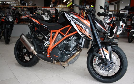 Umgebautes Motorrad KTM 1290 Super Duke R von Zweirad Waibel GmbH & Co. KG - Bild 1 Umgebautes Motorrad KTM 1290 Super Duke R von Zweirad Waibel GmbH & Co. KG - Bild 1