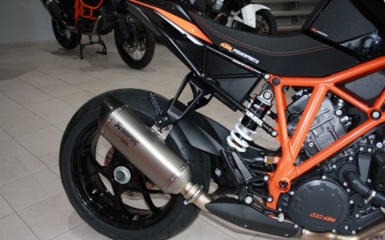 Umgebautes Motorrad KTM 1290 Super Duke R von Zweirad Waibel GmbH & Co. KG - Bild 3 Umgebautes Motorrad KTM 1290 Super Duke R von Zweirad Waibel GmbH & Co. KG - Bild 3