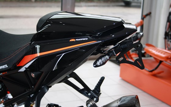 Umgebautes Motorrad KTM 1290 Super Duke R von Zweirad Waibel GmbH & Co. KG - Bild 5 Umgebautes Motorrad KTM 1290 Super Duke R von Zweirad Waibel GmbH & Co. KG - Bild 5