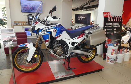 Honda CRF1000L Africa Twin Adventure Sports Custom Bike Honda CRF1000L Africa Twin Adventure Sports Custom Bike