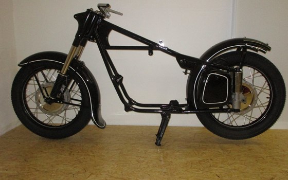 Umgebautes Motorrad IFA-DKW BK 350 von Motorrad Scheunpflug e.K. - Bild 8 Umgebautes Motorrad IFA-DKW BK 350 von Motorrad Scheunpflug e.K. - Bild 8
