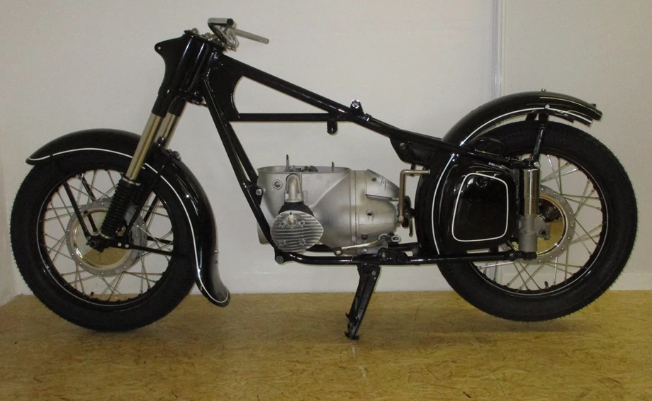 Umbgebautes Motorrad IFA-DKW BK 350 Bild 9: Umbgebautes Motorrad IFA-DKW BK 350