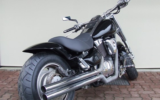 Umgebautes Motorrad Suzuki Intruder C1500 von Suhrau's Motorshop - Bild 3