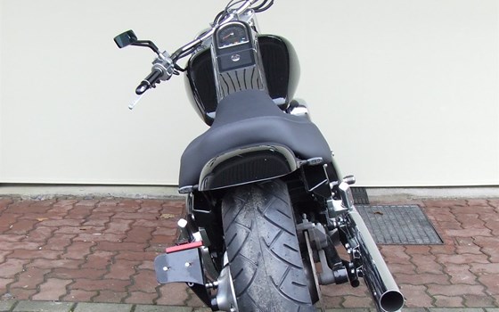 Umgebautes Motorrad Suzuki Intruder C1500 von Suhrau's Motorshop - Bild 4