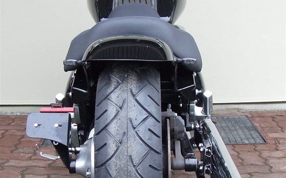 Umgebautes Motorrad Suzuki Intruder C1500 von Suhrau's Motorshop - Bild 5