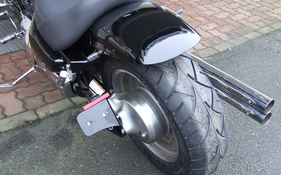 Umgebautes Motorrad Suzuki Intruder C1500 von Suhrau's Motorshop - Bild 6