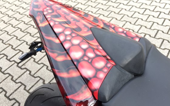 Umgebautes Motorrad Honda CB 1000 R von Auto-und Motorradhaus Bürstadt GmbH - Bild 15 Umgebautes Motorrad Honda CB 1000 R von Auto-und Motorradhaus Bürstadt GmbH - Bild 15