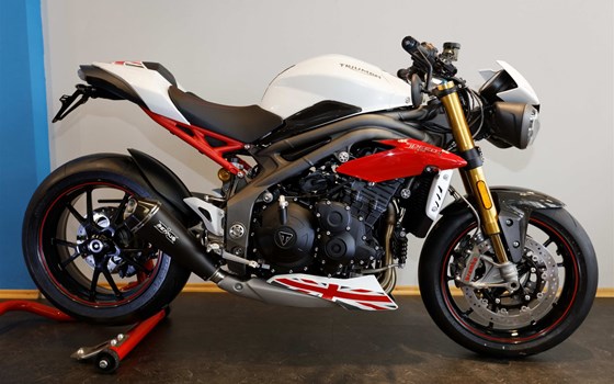 Umgebautes Motorrad Triumph Speed Triple R von Promotec GmbH - Bild 1 Umgebautes Motorrad Triumph Speed Triple R von Promotec GmbH - Bild 1