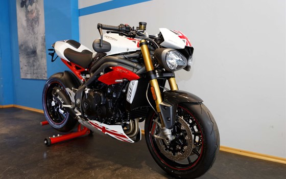 Umgebautes Motorrad Triumph Speed Triple R von Promotec GmbH - Bild 2 Umgebautes Motorrad Triumph Speed Triple R von Promotec GmbH - Bild 2