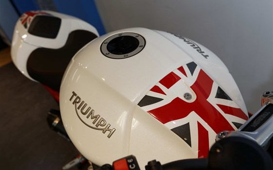 Umgebautes Motorrad Triumph Speed Triple R von Promotec GmbH - Bild 9 Umgebautes Motorrad Triumph Speed Triple R von Promotec GmbH - Bild 9