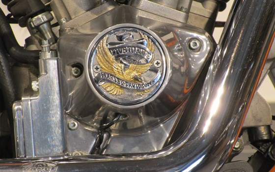 Umgebautes Motorrad Harley-Davidson Dyna Super Glide FXD von Motorrad Kreiselmeyer GmbH - Bild 15 Umgebautes Motorrad Harley-Davidson Dyna Super Glide FXD von Motorrad Kreiselmeyer GmbH - Bild 15