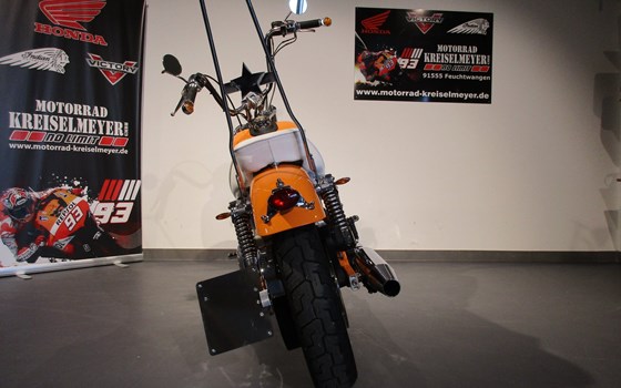 Umgebautes Motorrad Harley-Davidson Dyna Super Glide FXD von Motorrad Kreiselmeyer GmbH - Bild 6 Umgebautes Motorrad Harley-Davidson Dyna Super Glide FXD von Motorrad Kreiselmeyer GmbH - Bild 6