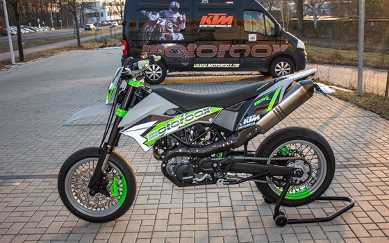 Umgebautes Motorrad KTM 690 SMC R von motoroox GmbH - Bild 5 Umgebautes Motorrad KTM 690 SMC R von motoroox GmbH - Bild 5