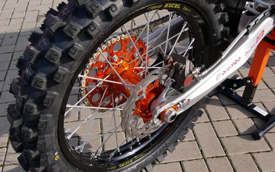 Umgebautes Motorrad KTM 450 SX-F von motoroox GmbH - Bild 5 Umgebautes Motorrad KTM 450 SX-F von motoroox GmbH - Bild 5