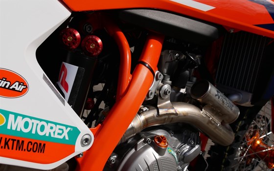 Umgebautes Motorrad KTM 450 SX-F von motoroox GmbH - Bild 6 Umgebautes Motorrad KTM 450 SX-F von motoroox GmbH - Bild 6