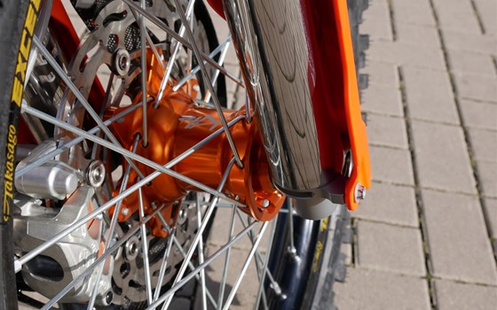 Umgebautes Motorrad KTM 450 SX-F von motoroox GmbH - Bild 9 Umgebautes Motorrad KTM 450 SX-F von motoroox GmbH - Bild 9