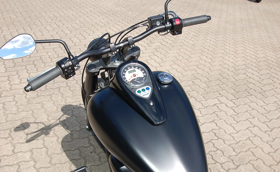 Umbgebautes Motorrad Kawasaki VN 900 Custom Bild 9: Umbgebautes Motorrad Kawasaki VN 900 Custom