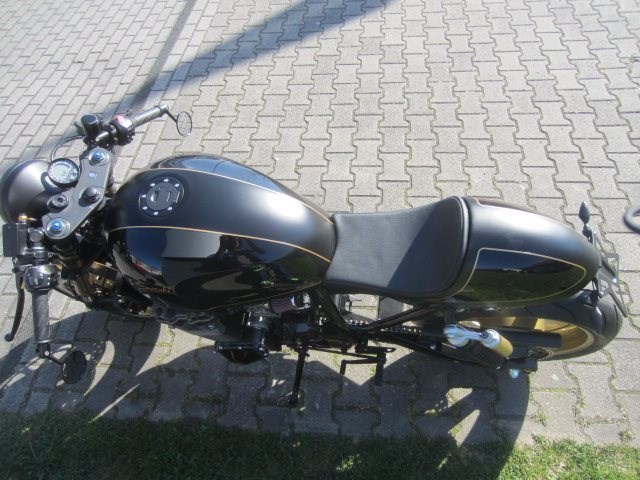 Umbgebautes Motorrad Suzuki GSX 1200