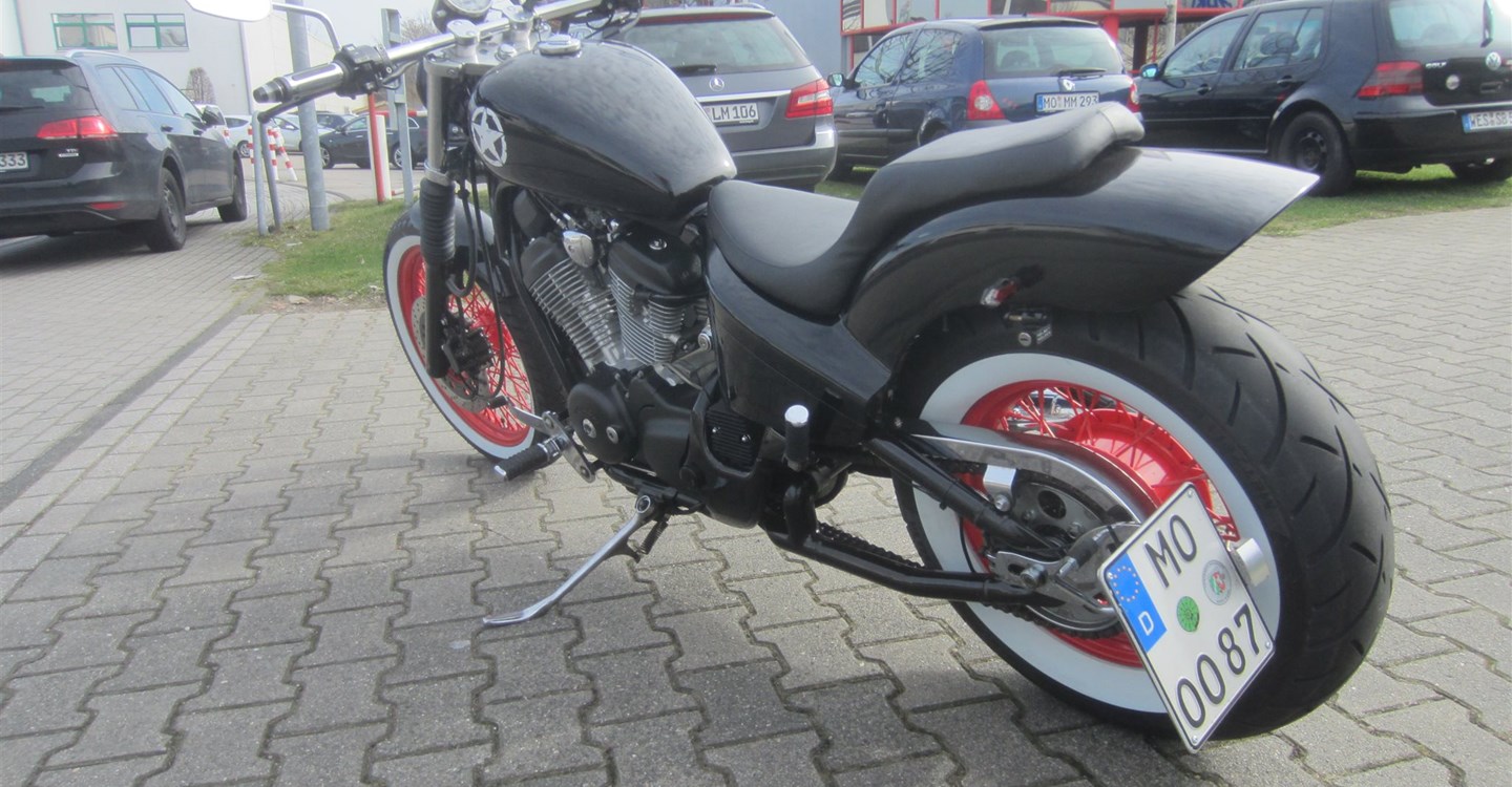 Umbgebautes Motorrad Honda VT 600 C Shadow