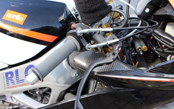 Umgebautes Motorrad Aprilia RSV 4 Factory von Altzschner GmbH - Bild 11 Umgebautes Motorrad Aprilia RSV 4 Factory von Altzschner GmbH - Bild 11