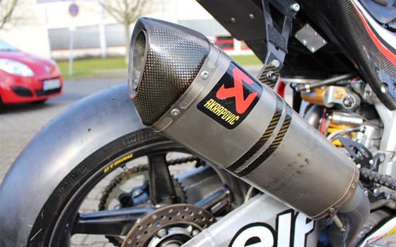Umgebautes Motorrad Aprilia RSV 4 Factory von Altzschner GmbH - Bild 6 Umgebautes Motorrad Aprilia RSV 4 Factory von Altzschner GmbH - Bild 6