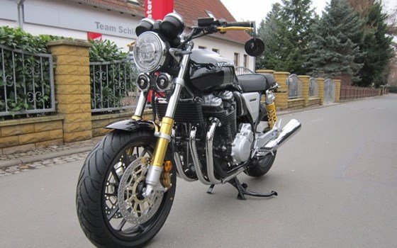 Umgebautes Motorrad Honda CB 1100 R von Zweiradtechnik Jörg Schlieter - Bild 14 Umgebautes Motorrad Honda CB 1100 R von Zweiradtechnik Jörg Schlieter - Bild 14