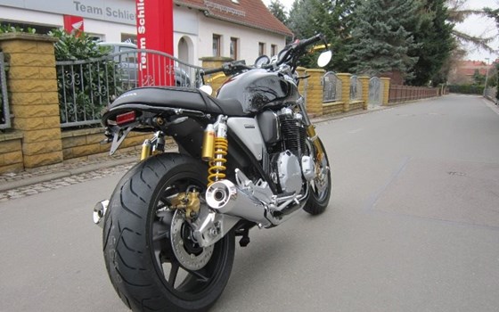Umgebautes Motorrad Honda CB 1100 R von Zweiradtechnik Jörg Schlieter - Bild 3 Umgebautes Motorrad Honda CB 1100 R von Zweiradtechnik Jörg Schlieter - Bild 3